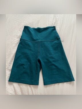 Beyond Yoga High-Waisted Biker Short Deep Sea Heather Color Size Small